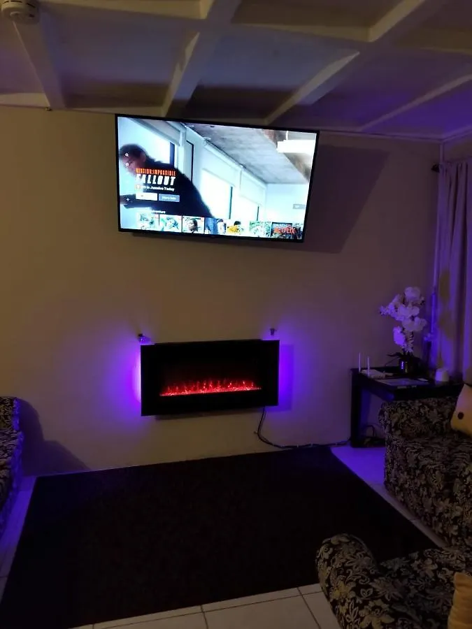 Portsmouth Palace A Cozy Home Away From Home 포트모어 0*,